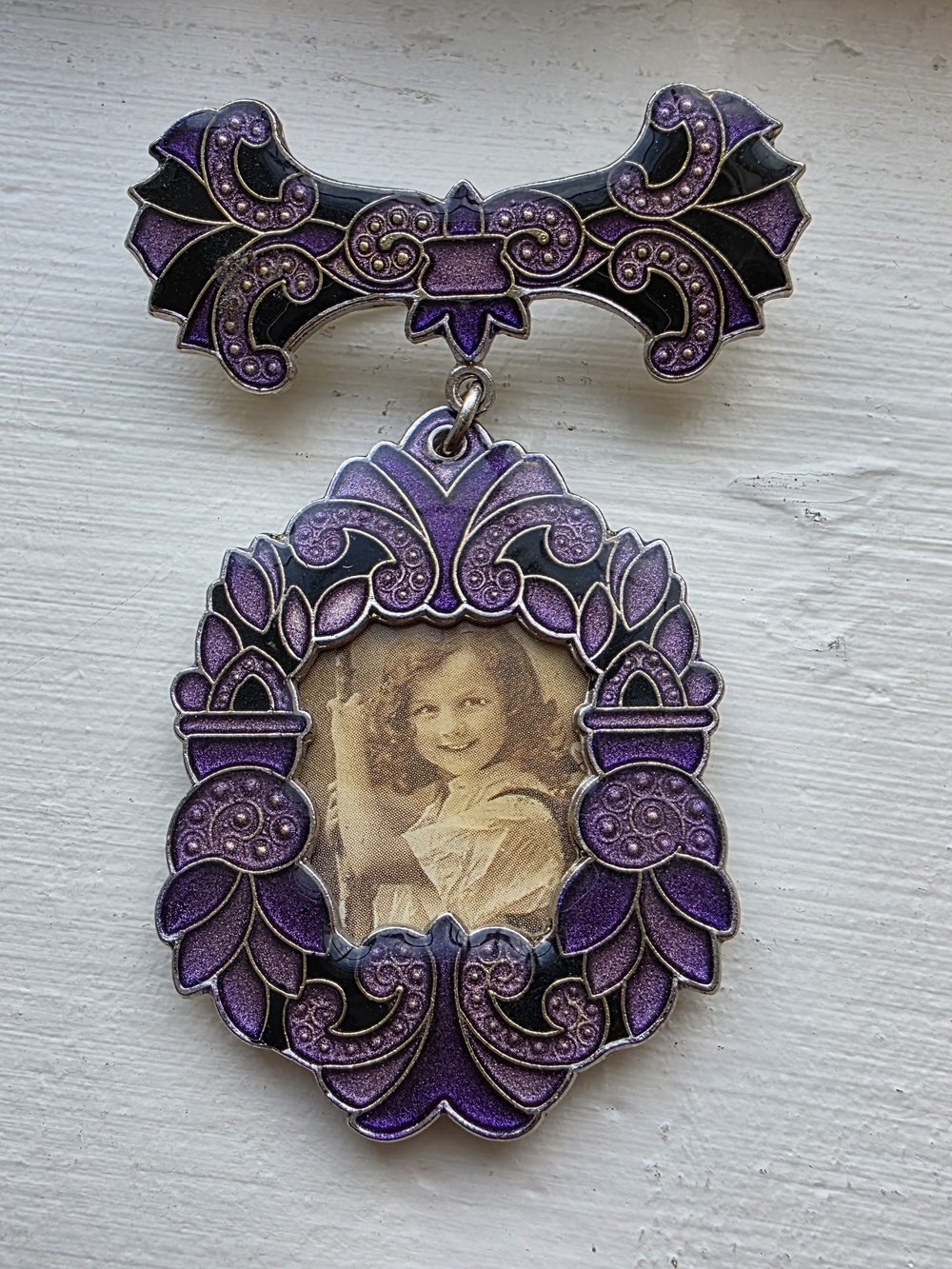 Vintage Purple Black Enamel Photo Frame Brooch Pin Art Deco Revival - Picture 1 of 9